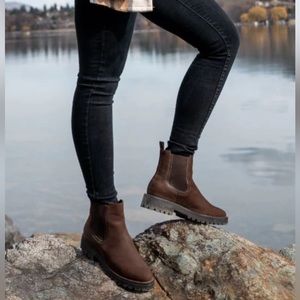 Thursday Boot, Everyday Boot Size 6. Lightly used, practically new condition.